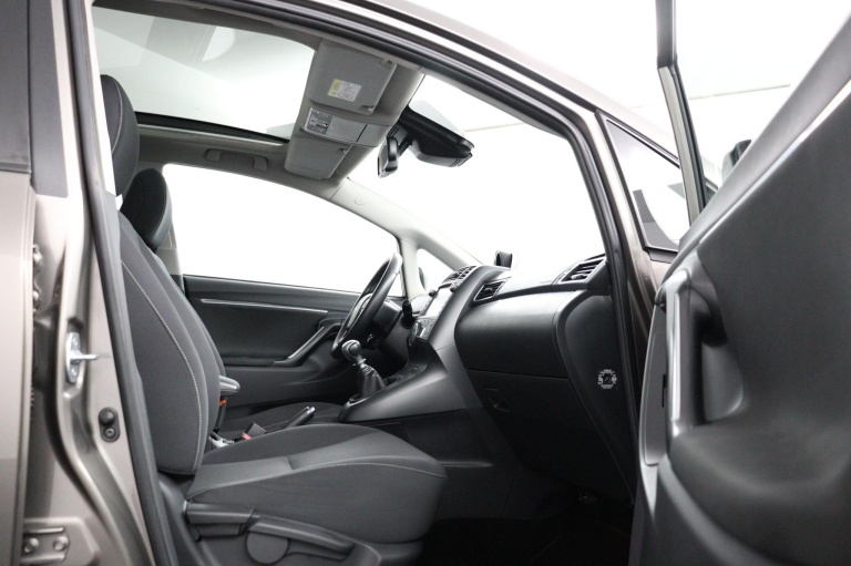 Toyota Verso - 1.6 VVT-i SkyView Edition 19
