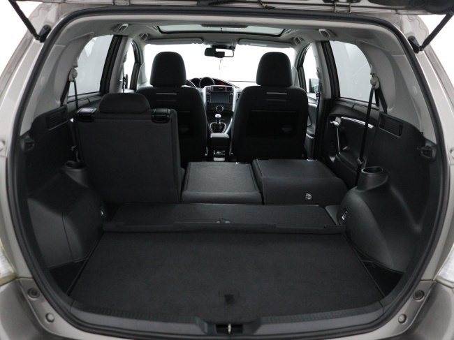 Toyota Verso - 1.6 VVT-i SkyView Edition