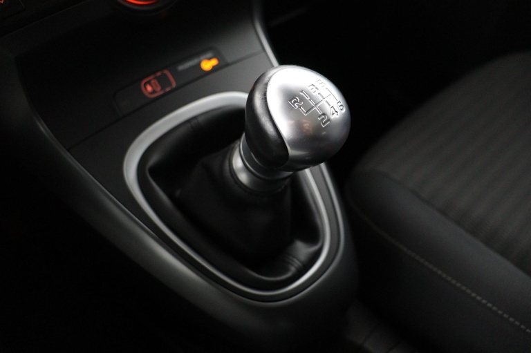 Toyota Verso - 1.6 VVT-i SkyView Edition 26