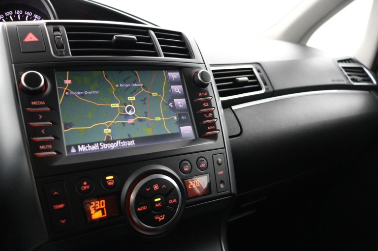 Toyota Verso - 1.6 VVT-i SkyView Edition 27