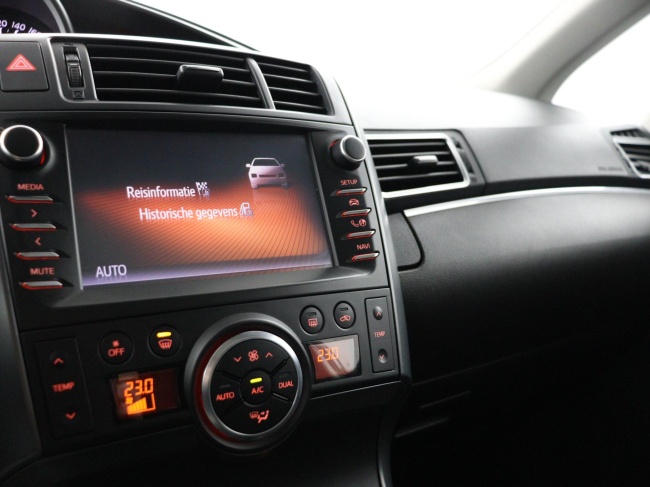 Toyota Verso - 1.6 VVT-i SkyView Edition