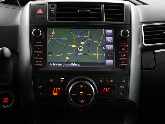 Toyota Verso - 1.6 VVT-i SkyView Edition