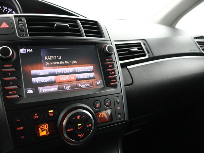 Toyota Verso - 1.6 VVT-i SkyView Edition