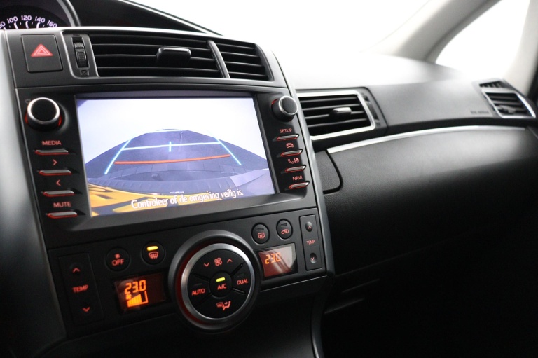 Toyota Verso - 1.6 VVT-i SkyView Edition 8