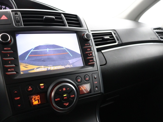 Toyota Verso - 1.6 VVT-i SkyView Edition