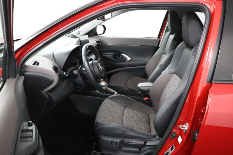 Toyota Yaris Cross - 1.5 Hybrid Executive 17