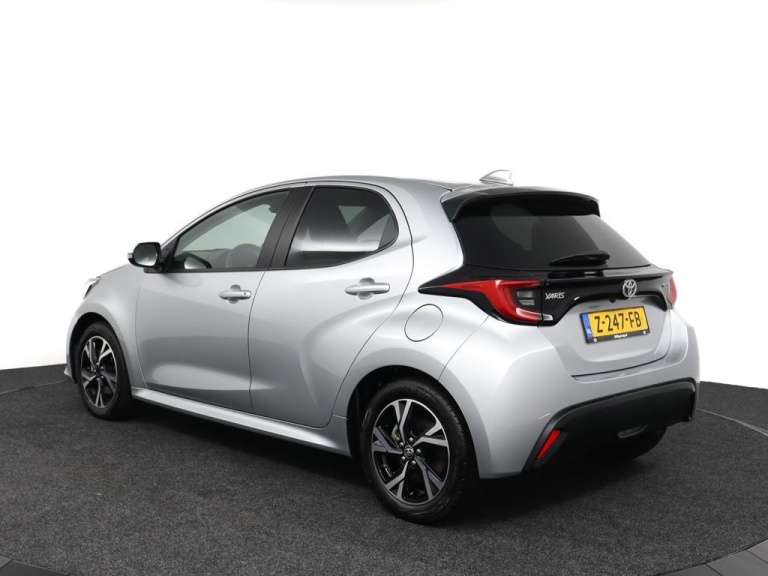 Toyota Yaris - 1.5 Hybrid 115 First Edition 12
