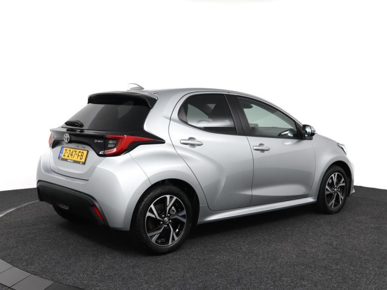 Toyota Yaris - 1.5 Hybrid 115 First Edition 2