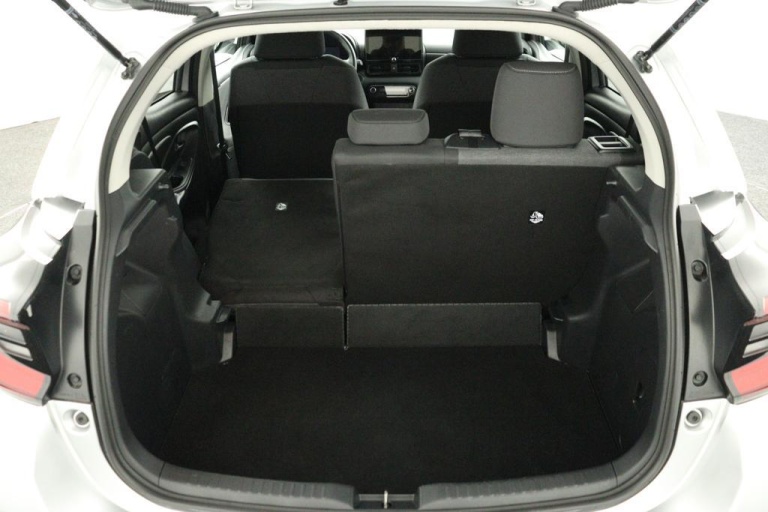 Toyota Yaris - 1.5 Hybrid 115 First Edition 24