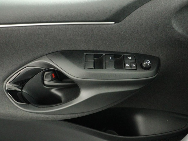 Toyota Yaris - 1.5 Hybrid 115 First Edition