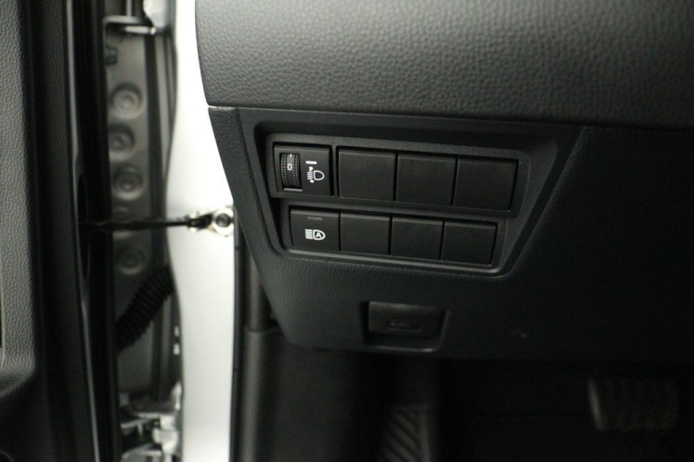 Toyota Yaris - 1.5 Hybrid 115 First Edition 29