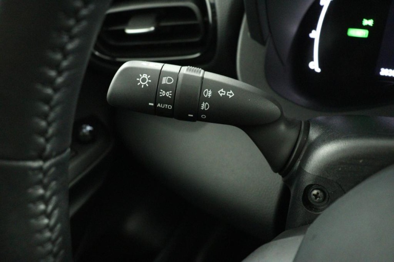 Toyota Yaris - 1.5 Hybrid 115 First Edition 30