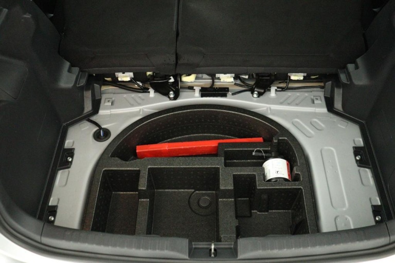 Toyota Yaris - 1.5 Hybrid 115 First Edition 33