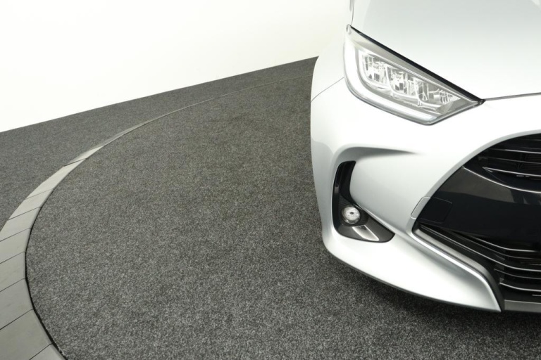 Toyota Yaris - 1.5 Hybrid 115 First Edition 36