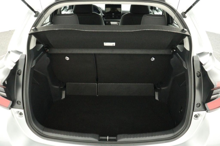 Toyota Yaris - 1.5 Hybrid 115 First Edition 40