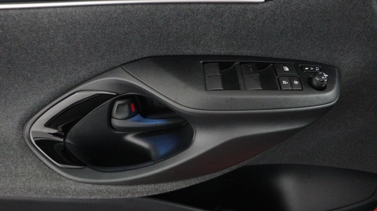 Toyota Yaris - 1.5 Hybrid Launch Edition 29