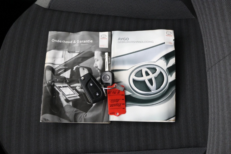 Toyota Aygo - 1.0 VVT-i x-play 11