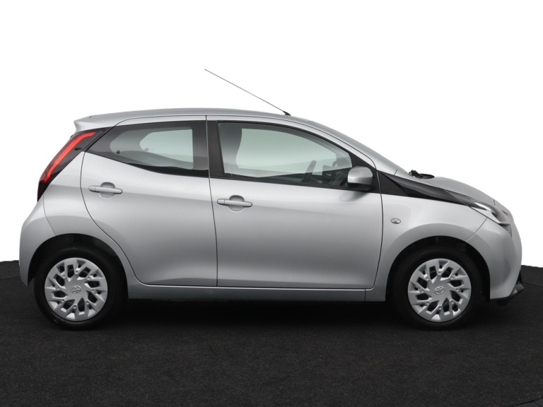 Toyota Aygo - 1.0 VVT-i x-play 13