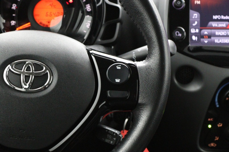 Toyota Aygo - 1.0 VVT-i x-play 21