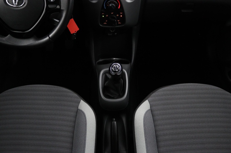 Toyota Aygo - 1.0 VVT-i x-play 26