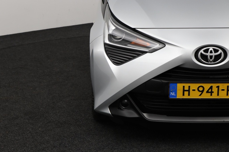 Toyota Aygo - 1.0 VVT-i x-play 34