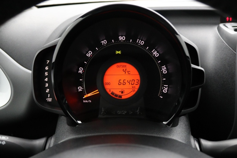 Toyota Aygo - 1.0 VVT-i x-play 6