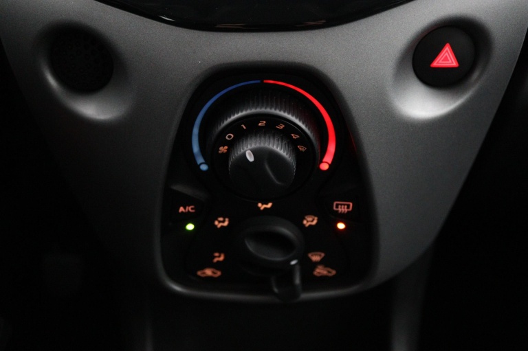 Toyota Aygo - 1.0 VVT-i x-play 7