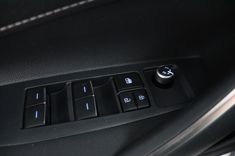 Toyota Corolla Touring Sports - 1.8 Hybrid Business 26