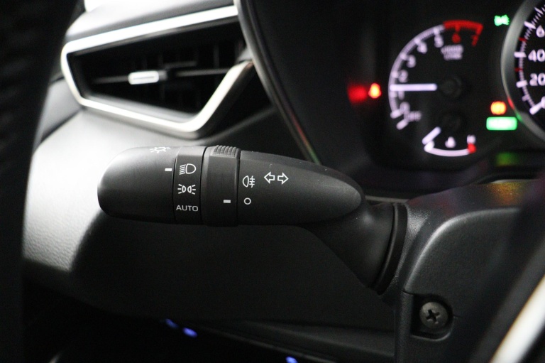 Toyota Corolla Touring Sports - 1.8 Hybrid Business 28