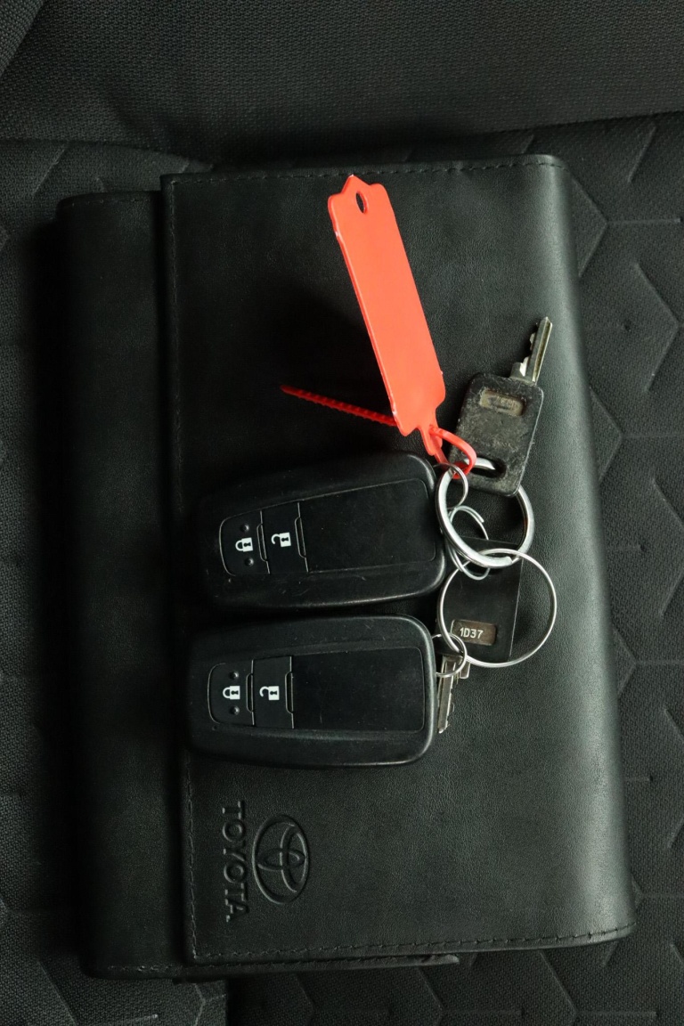 Toyota Corolla - 2.0 Hybrid First Edition 11