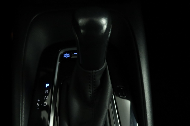 Toyota Corolla - 2.0 Hybrid First Edition 27