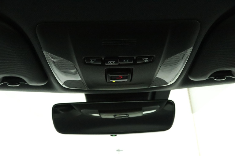 Toyota Corolla - 2.0 Hybrid First Edition 33