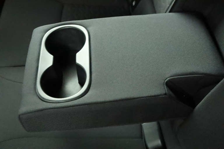 Toyota Corolla - 2.0 Hybrid First Edition 40