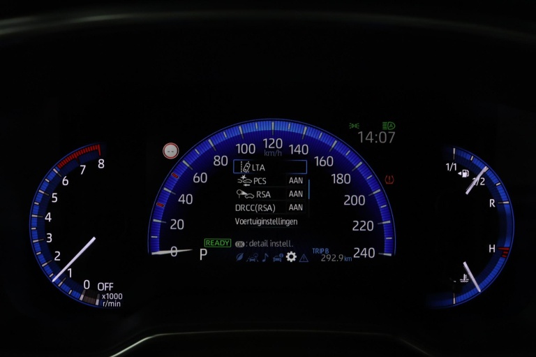 Toyota Corolla - 2.0 Hybrid First Edition 52