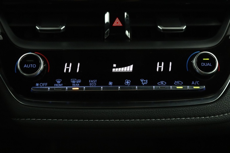 Toyota Corolla - 2.0 Hybrid First Edition 7