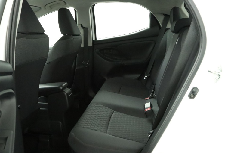 Toyota Yaris - 1.5 Hybrid Dynamic 17