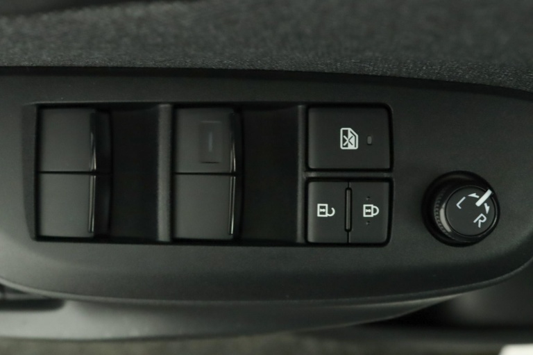 Toyota Yaris - 1.5 Hybrid Dynamic 27