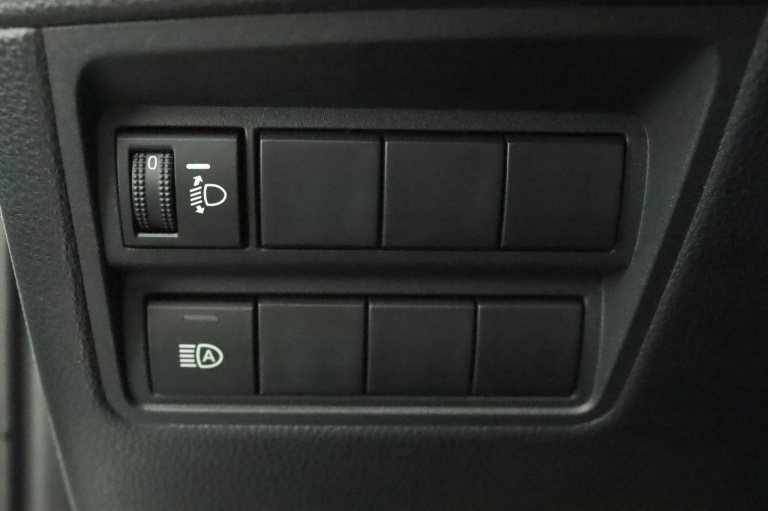 Toyota Yaris - 1.5 Hybrid Dynamic 28