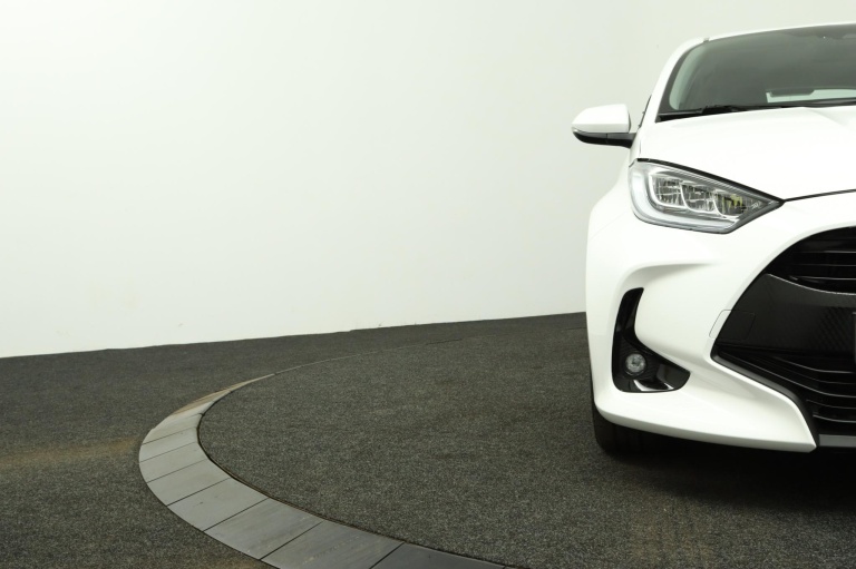 Toyota Yaris - 1.5 Hybrid Dynamic 34