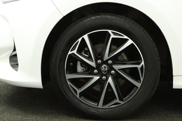 Toyota Yaris - 1.5 Hybrid Dynamic 36