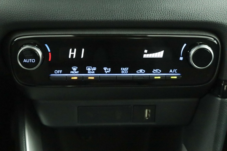 Toyota Yaris - 1.5 Hybrid Dynamic 6