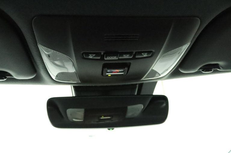 Toyota Corolla Touring Sports - 1.8 Hybrid Dynamic 32