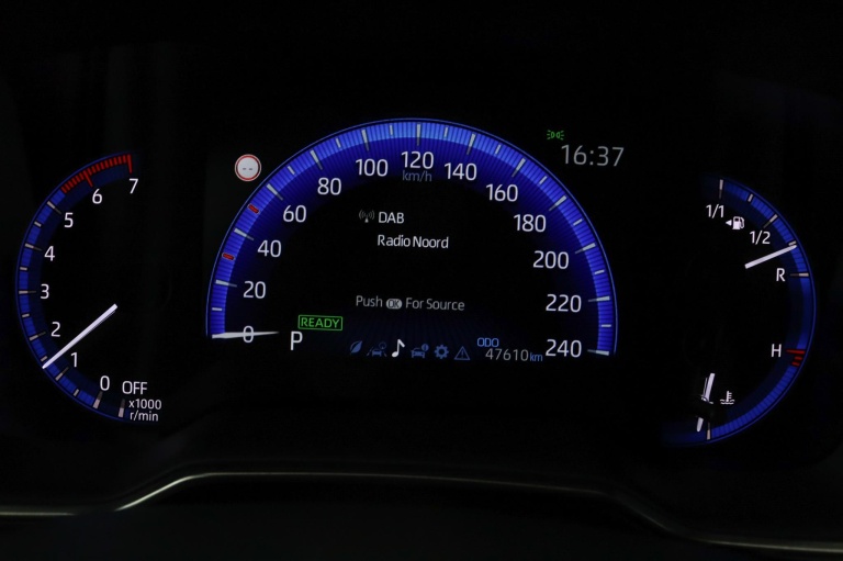 Toyota Corolla Touring Sports - 1.8 Hybrid Dynamic 47