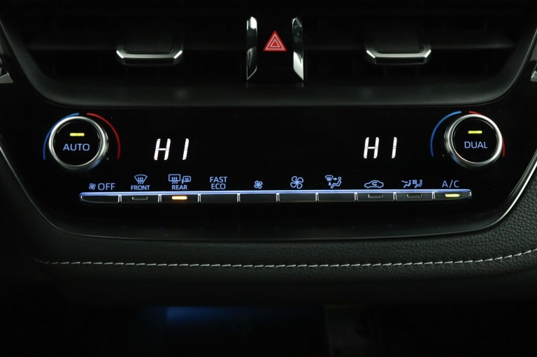 Toyota Corolla Touring Sports - 1.8 Hybrid Dynamic 7