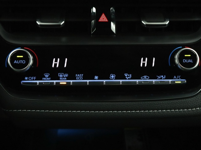 Toyota Corolla Touring Sports - 1.8 Hybrid Dynamic