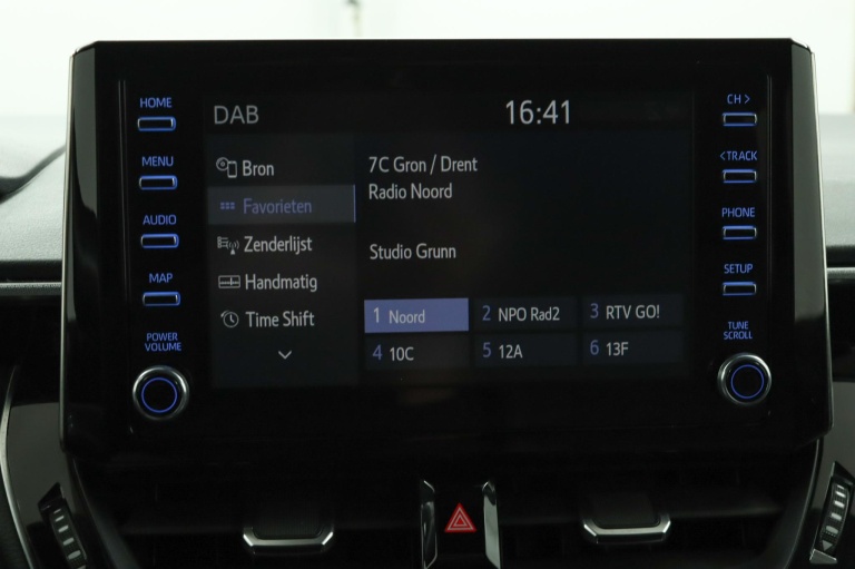 Toyota Corolla Touring Sports - 1.8 Hybrid Dynamic 8