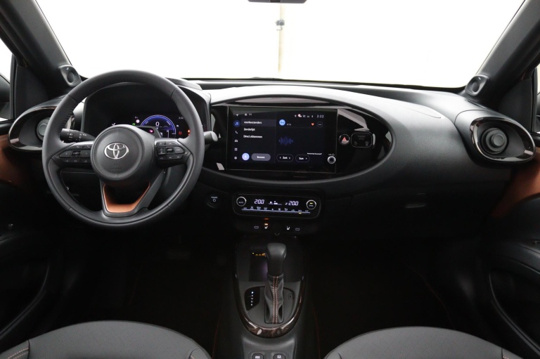Toyota Aygo X - Hybrid 115 envy 11