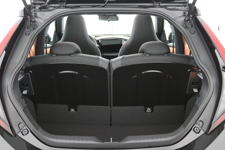 Toyota Aygo X - Hybrid 115 envy 24