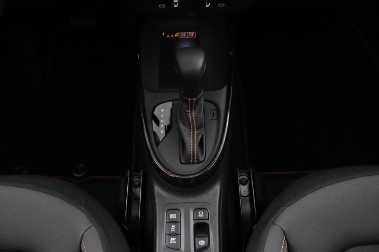 Toyota Aygo X - Hybrid 115 envy 26