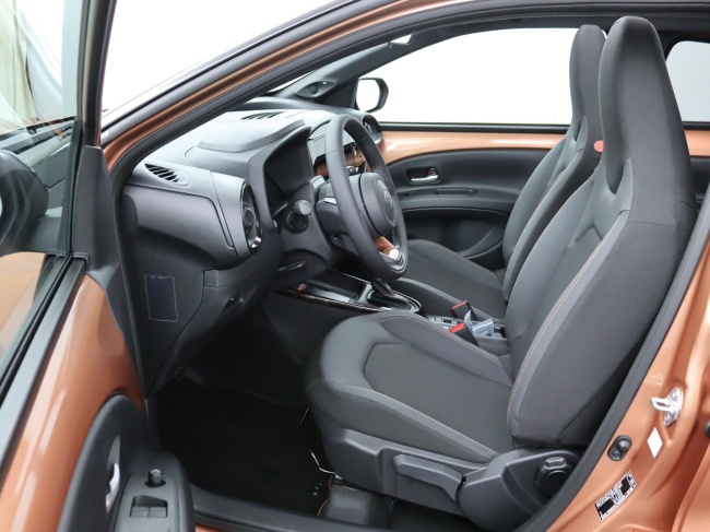 Toyota Aygo X - Hybrid 115 envy